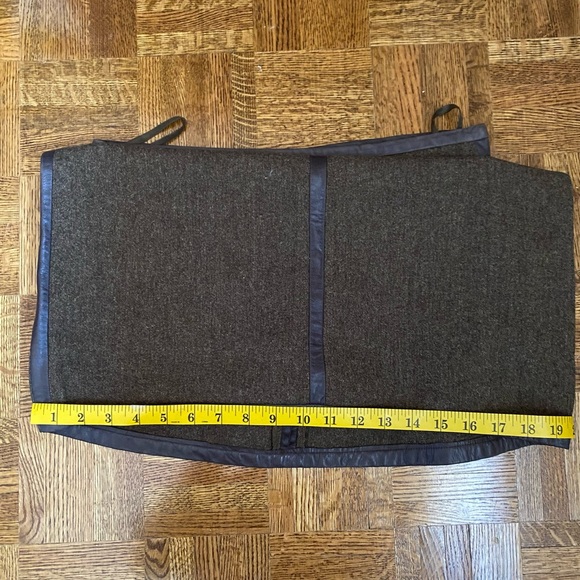 VINTAGE WOOL PENCIL SKIRT by DKNY - Picture 4 of 13